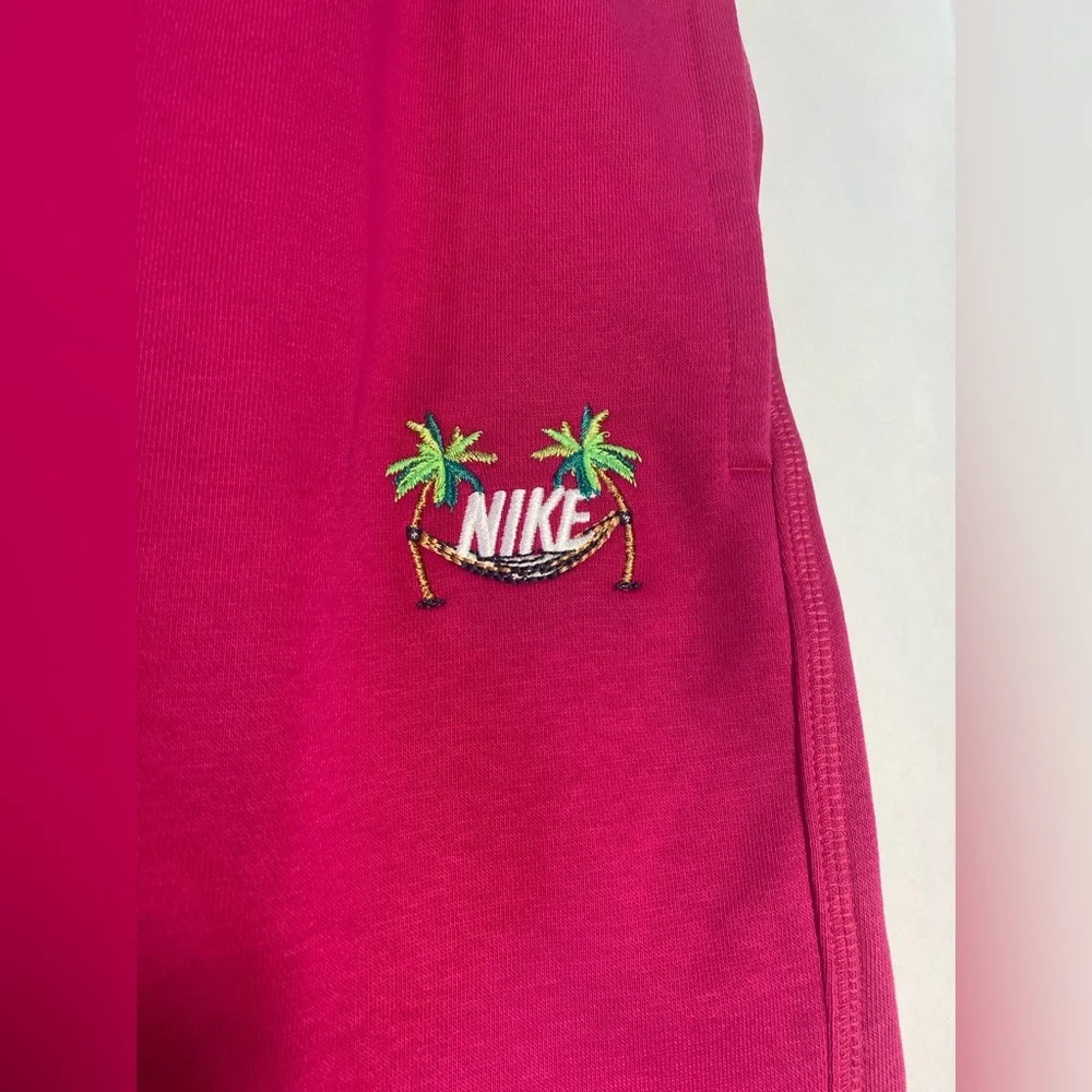NWT Nike French Terry Sweat Shorts Fireberry‎ Pink Palm Trees HJ6879-615 Mens